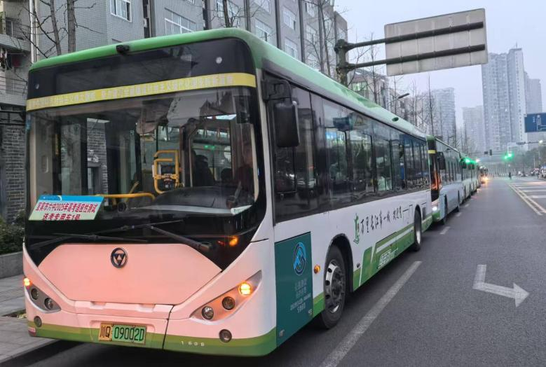 “護航青春夢，公交展擔(dān)當(dāng)”——市公服集團公交公司圓滿完成2025年高考綜合改革適應(yīng)性演練測試運輸保障任務(wù)